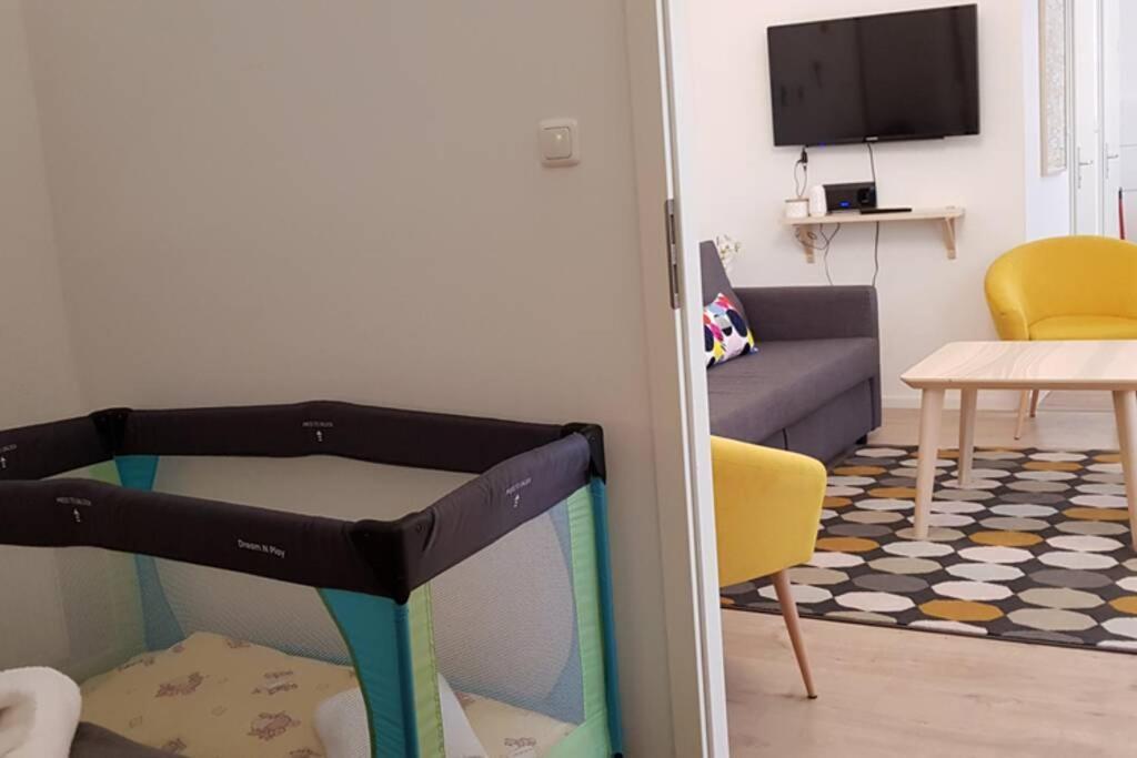 City Apartment Near Shooping Center, 6 Guests Berlijn Buitenkant foto